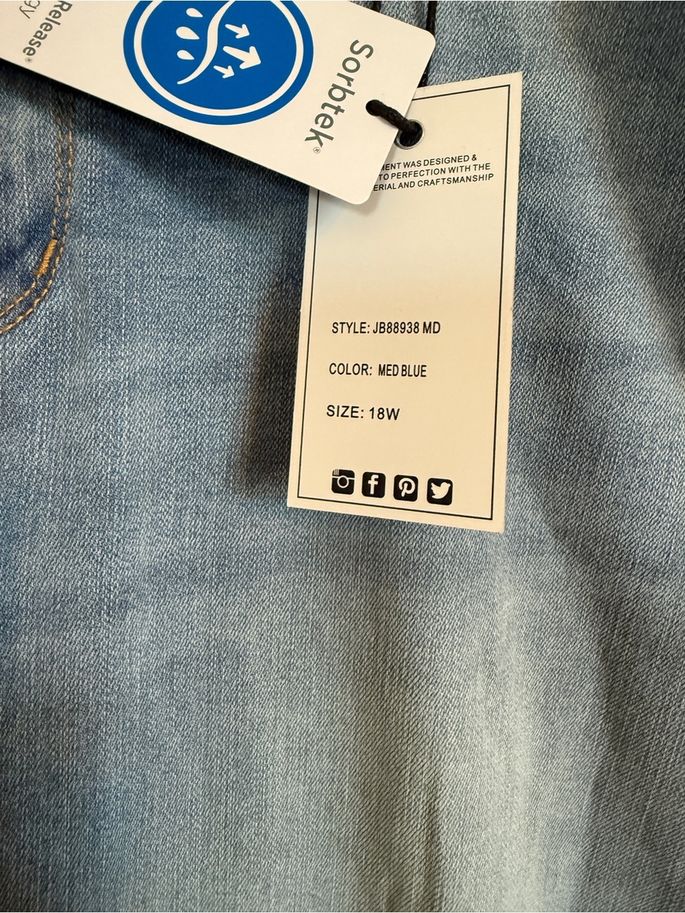 NWT Judy Blue JB88938 Keep Your Cool V Front Boyfriend Jeans 18W Sorbtek Cooling - Picture 7 of 16
